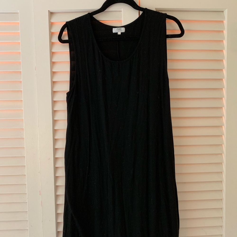 Black t shirt dress shirt sleeve